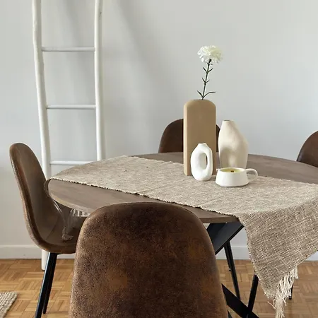 Lovely Appartement-2rooms-6p Sunshine-quiet-subway Apartment